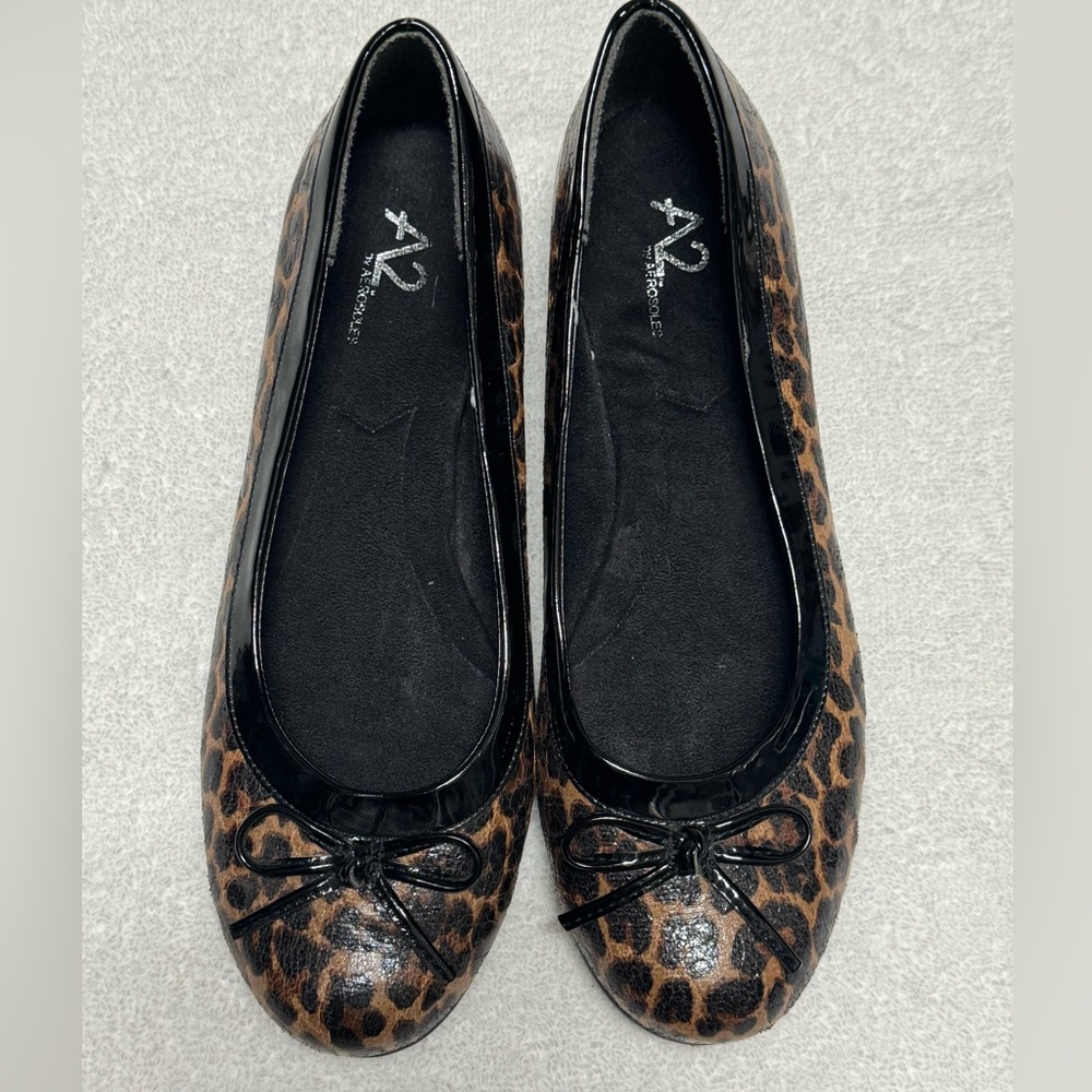 EUC A2 Aerosoles Animal Print Flats Size 8 - Picture 6 of 9